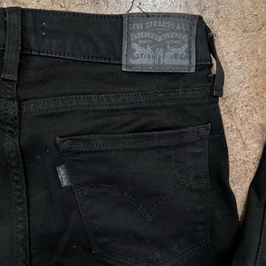 👙 Levi’s mid rise 711 skinny jeans
